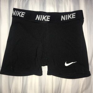 I’m selling a pair of Nike spandex.